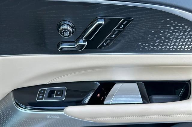 2024 Cadillac iQ Sport w/1SK