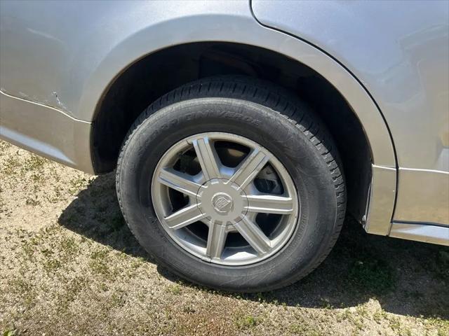 2004 Cadillac SRX Standard