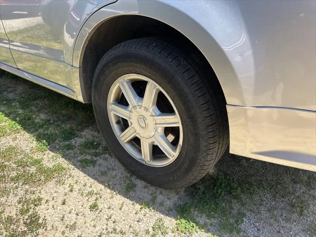 2004 Cadillac SRX Standard
