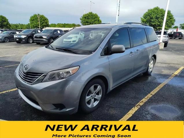 2013 Toyota Sienna LE V6 8 Passenger for sale in Arkansas City, KS