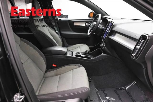 2024 Volvo XC40 Core