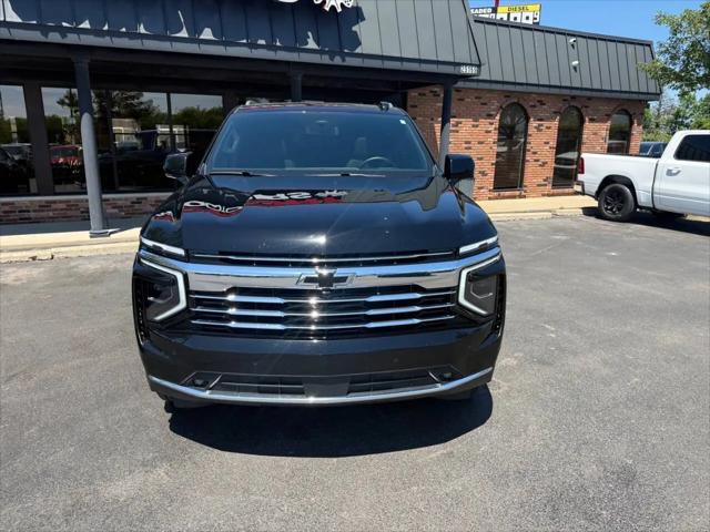 2025 Chevrolet Suburban 4WD LT