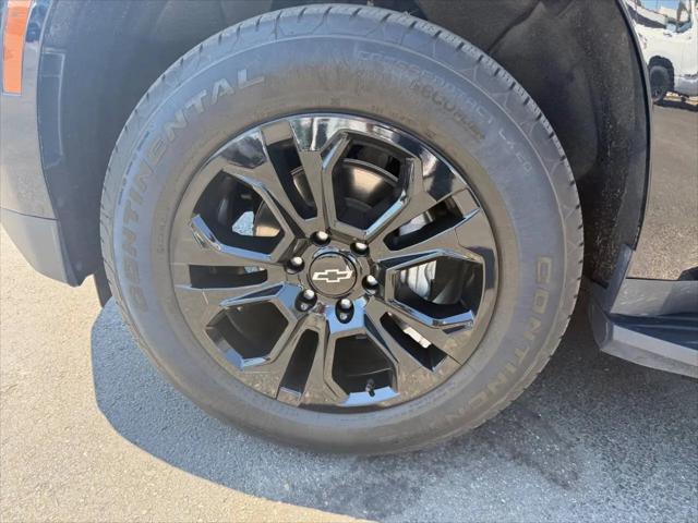 2025 Chevrolet Suburban 4WD LT