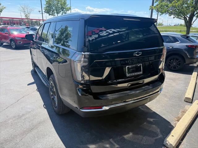 2025 Chevrolet Suburban 4WD LT