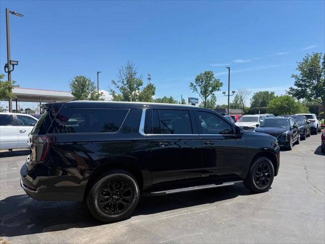 2025 Chevrolet Suburban 4WD LT