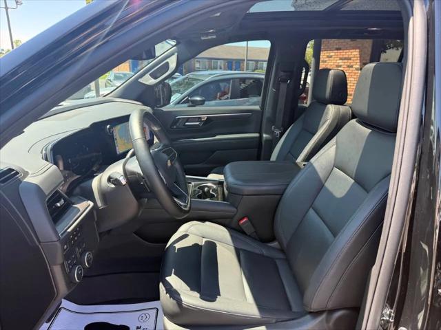 2025 Chevrolet Suburban 4WD LT