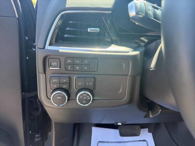2025 Chevrolet Suburban 4WD LT