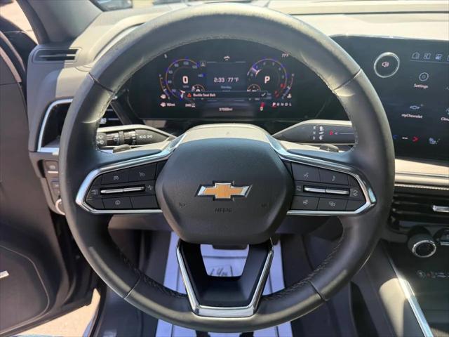 2025 Chevrolet Suburban 4WD LT