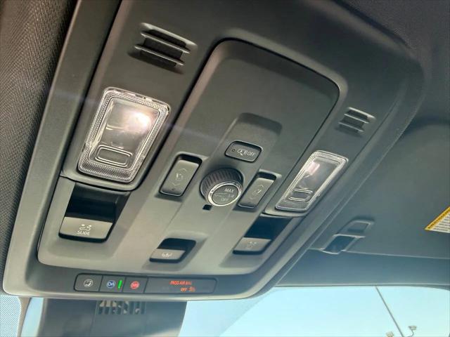 2025 Chevrolet Suburban 4WD LT