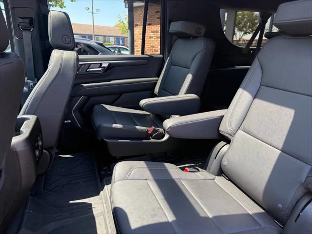2025 Chevrolet Suburban 4WD LT