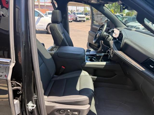 2025 Chevrolet Suburban 4WD LT