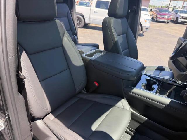 2025 Chevrolet Suburban 4WD LT