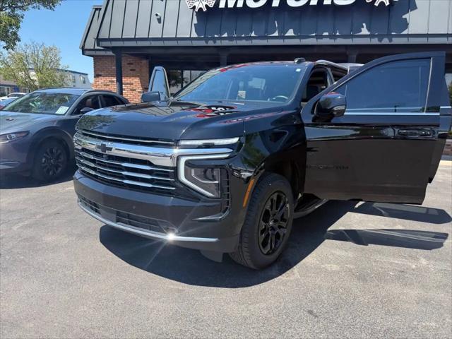 2025 Chevrolet Suburban 4WD LT