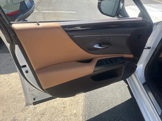 2021 Lexus ES 250 Unknown