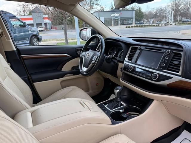 2019 Toyota Highlander Limited Platinum
