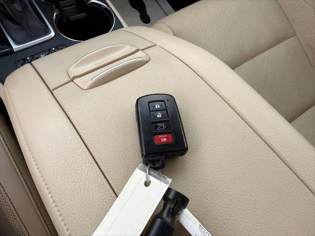 2019 Toyota Highlander Limited Platinum