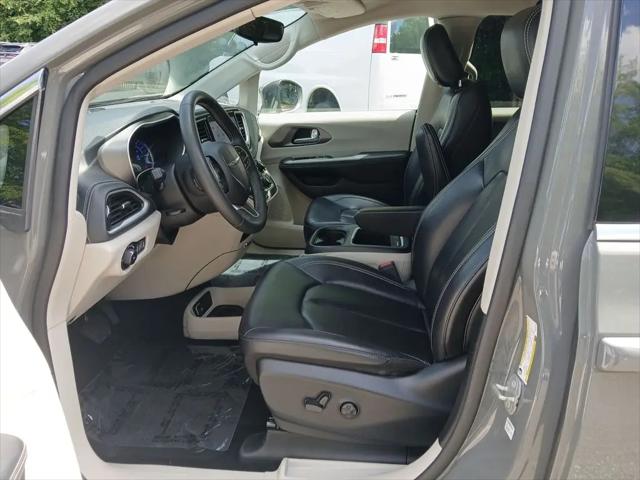 2023 Chrysler Pacifica Hybrid Touring L