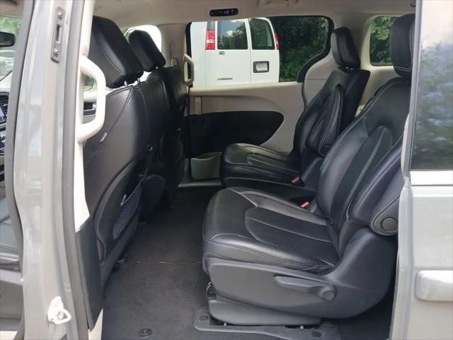 2023 Chrysler Pacifica Hybrid Touring L