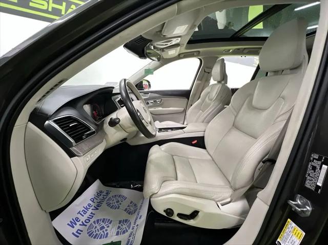2020 Volvo XC90 Hybrid T8 Inscription 6 Passenger