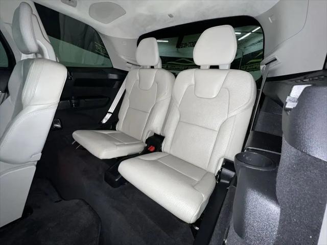 2020 Volvo XC90 Hybrid T8 Inscription 6 Passenger