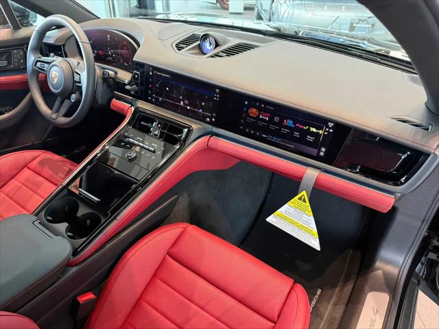 2026 Porsche Panamera 4