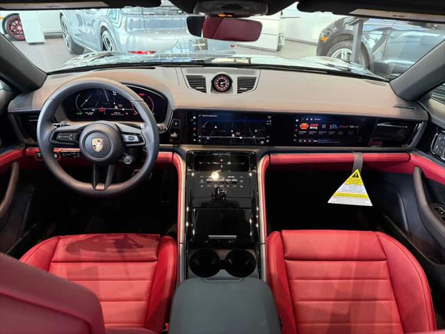 2026 Porsche Panamera 4