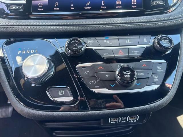 2024 Chrysler Pacifica Hybrid S Appearance Pkg