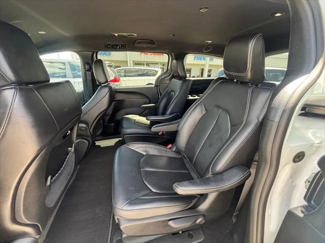 2024 Chrysler Pacifica Hybrid S Appearance Pkg