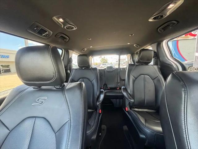 2024 Chrysler Pacifica Hybrid S Appearance Pkg