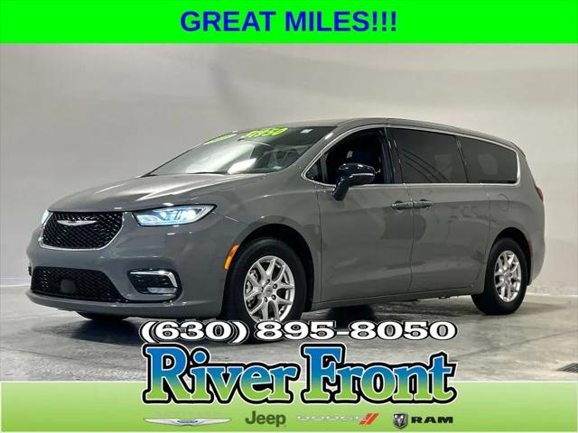 2025 Chrysler Pacifica Select for sale in North Aurora, IL