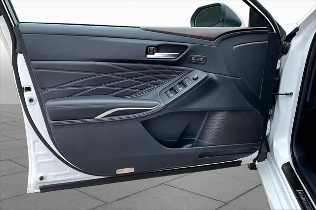 2021 Toyota Avalon Limited Hybrid