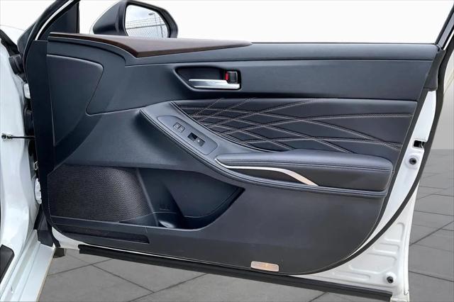 2021 Toyota Avalon Limited Hybrid