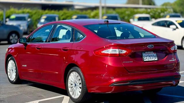 2016 Ford Fusion Hybrid SE