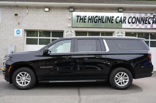 2025 Chevrolet Suburban 4WD LT