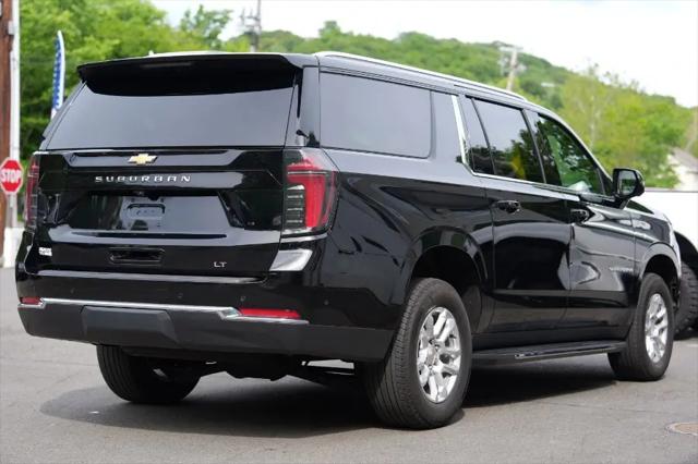 2025 Chevrolet Suburban 4WD LT