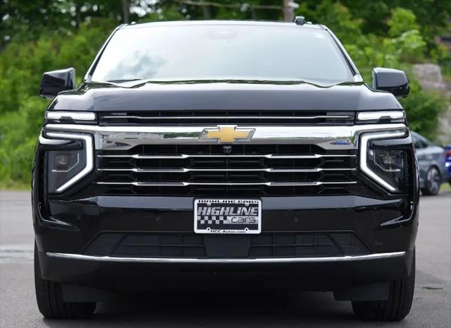 2025 Chevrolet Suburban 4WD LT