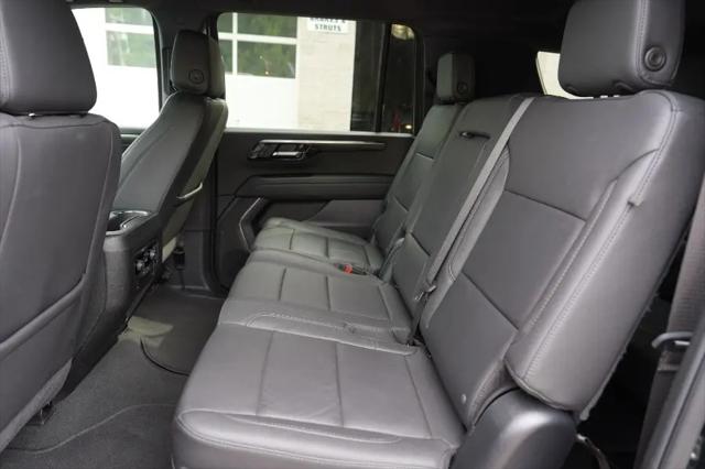2025 Chevrolet Suburban 4WD LT