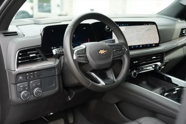 2025 Chevrolet Suburban 4WD LT