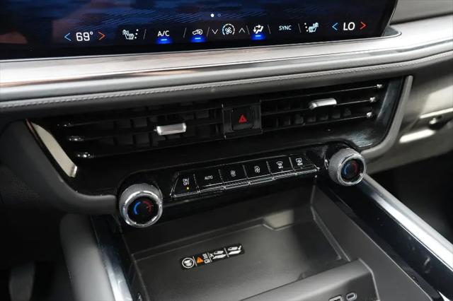 2025 Chevrolet Suburban 4WD LT