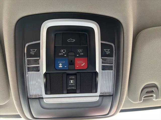2024 Ram 3500 Laramie Crew Cab 4x4 8' Box