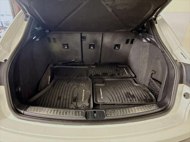 2023 Porsche Macan Macan
