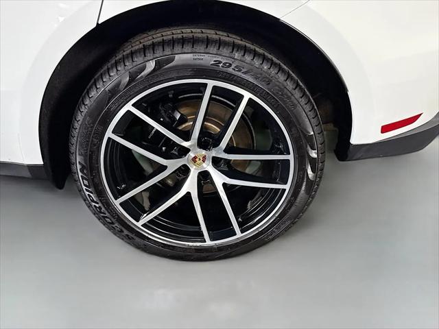 2023 Porsche Macan Macan