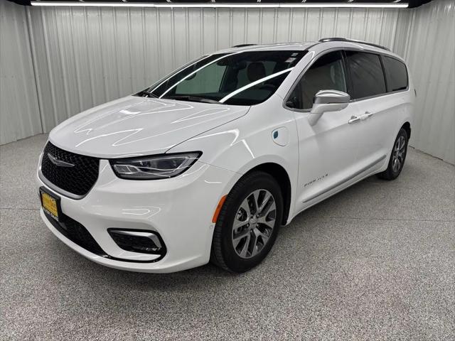 2022 Chrysler Pacifica Hybrid Pinnacle