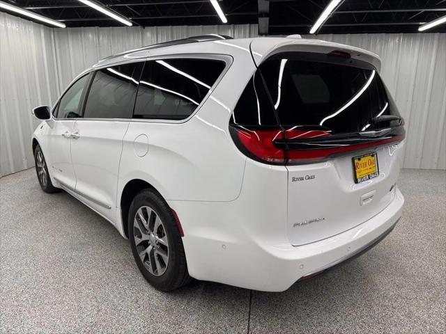 2022 Chrysler Pacifica Hybrid Pinnacle