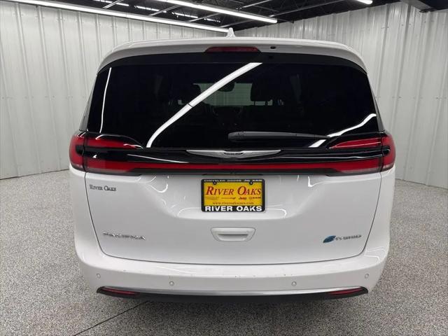 2022 Chrysler Pacifica Hybrid Pinnacle
