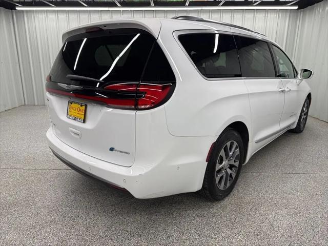 2022 Chrysler Pacifica Hybrid Pinnacle