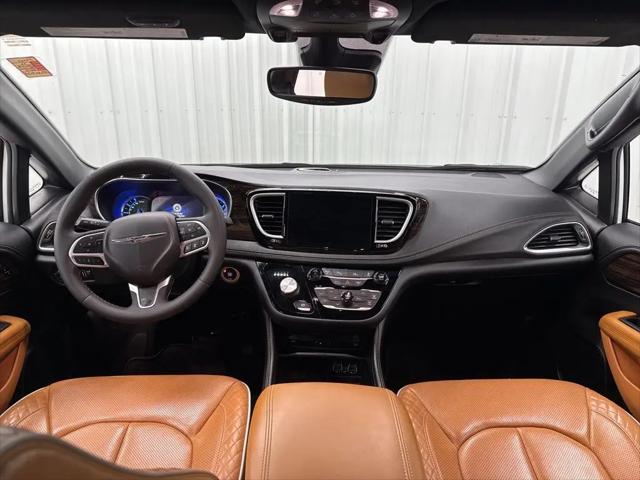 2022 Chrysler Pacifica Hybrid Pinnacle