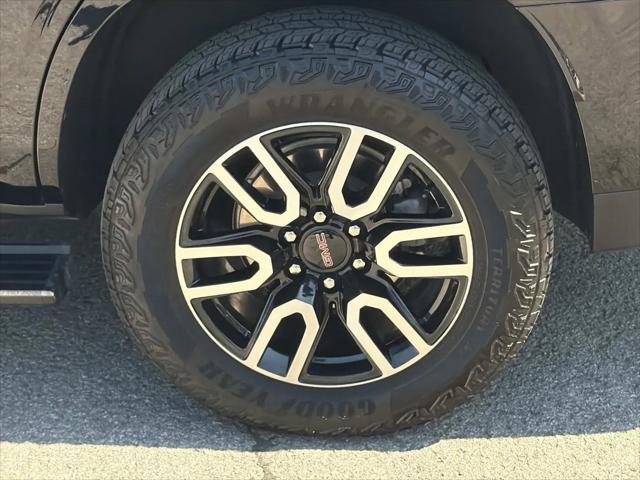 2024 GMC Yukon 4WD AT4