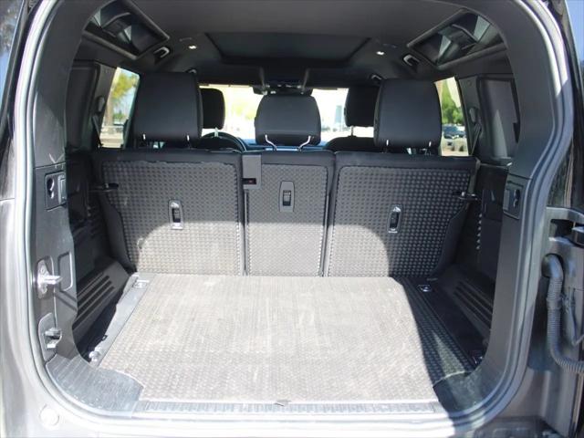 2025 Land Rover Defender 110 P300