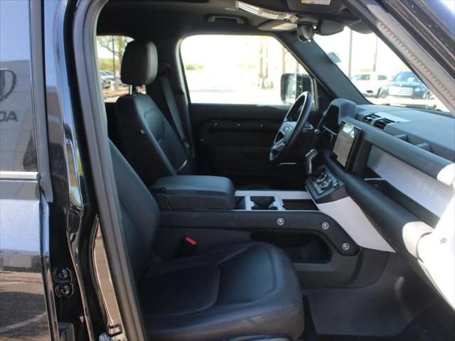 2025 Land Rover Defender 110 P300